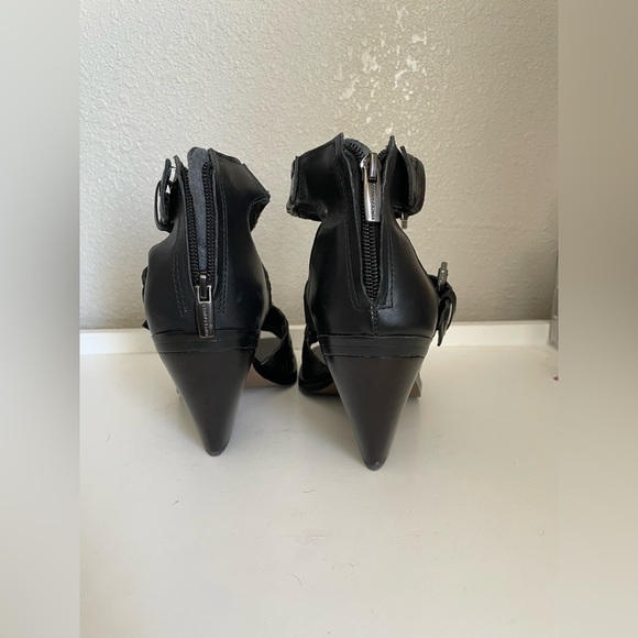 Vince Camuto Suraylin Sandal Color Black Snake Print Size 8.5 - Picture 8 of 8